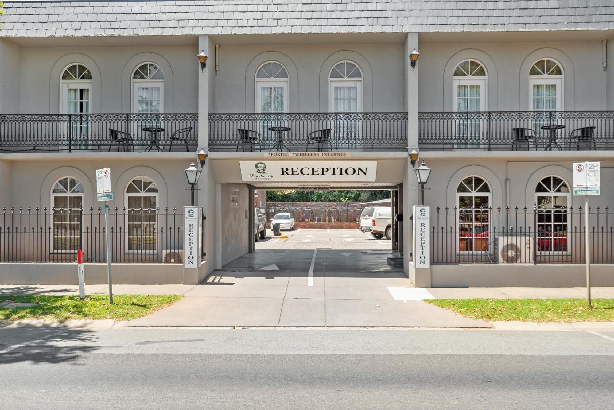 Sherbourne Terrace Hotel Shepparton Bagian luar foto