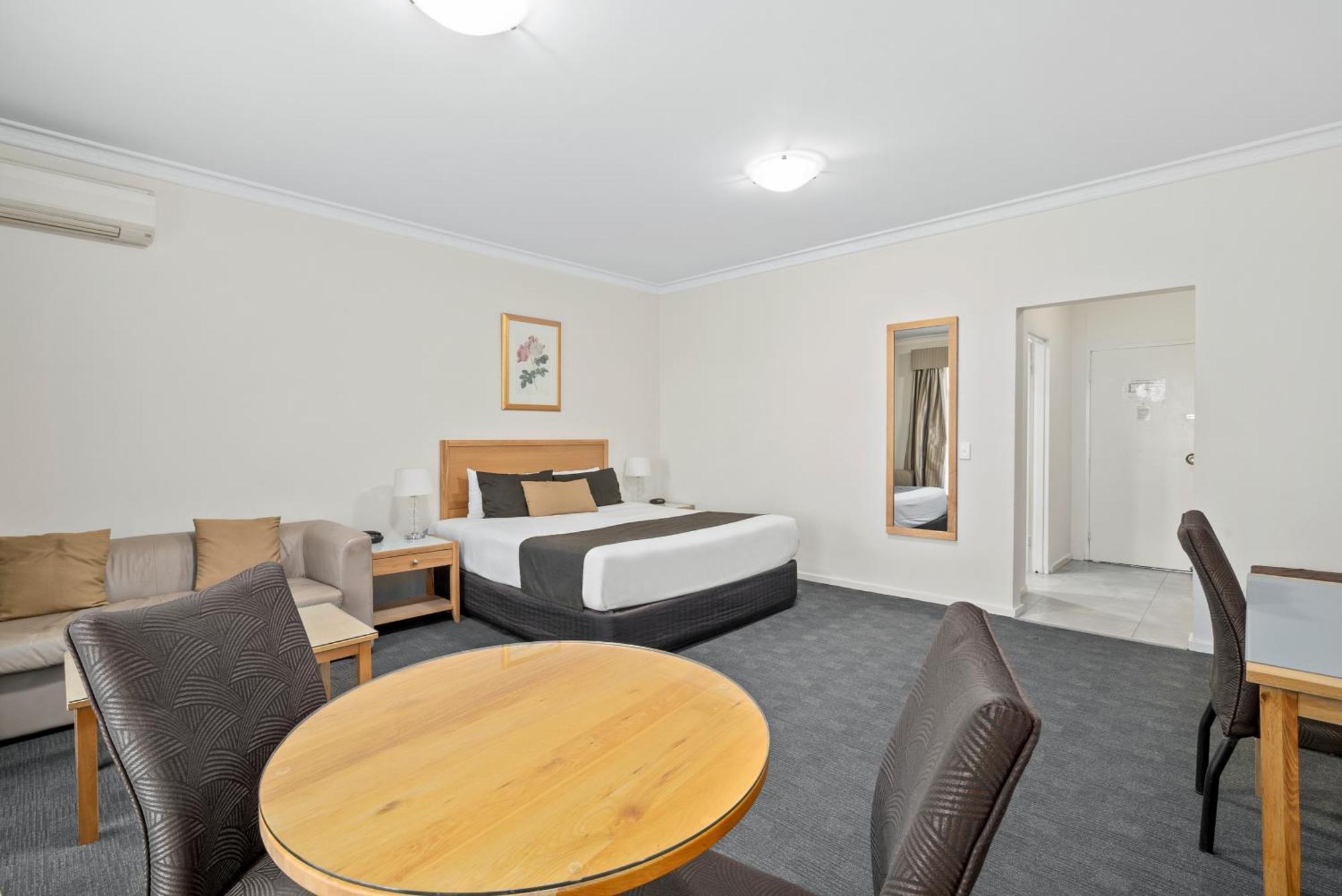 Sherbourne Terrace Hotel Shepparton Bagian luar foto